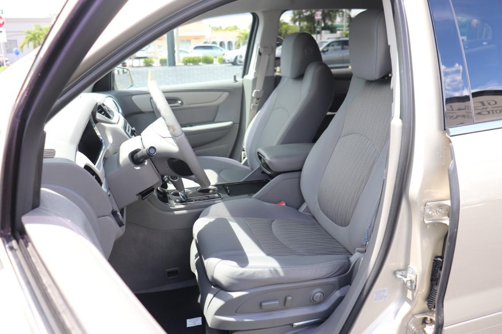 Chevrolet Traverse Vehicle Full-screen Gallery Image 13