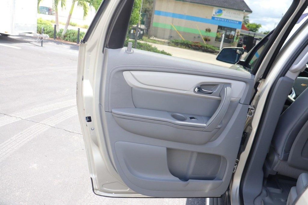 Chevrolet Traverse Vehicle Full-screen Gallery Image 14