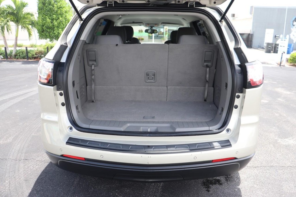 Chevrolet Traverse Vehicle Full-screen Gallery Image 17