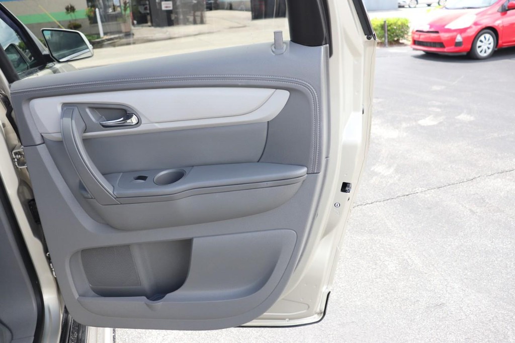 Chevrolet Traverse Vehicle Full-screen Gallery Image 18