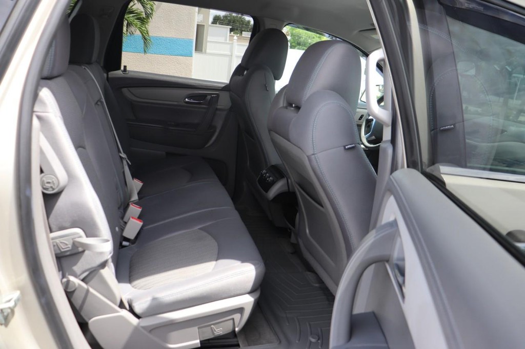 Chevrolet Traverse Vehicle Full-screen Gallery Image 19