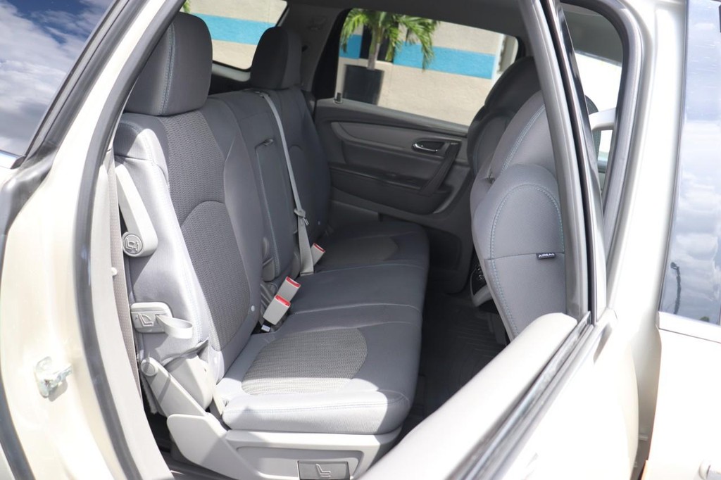 Chevrolet Traverse Vehicle Full-screen Gallery Image 20