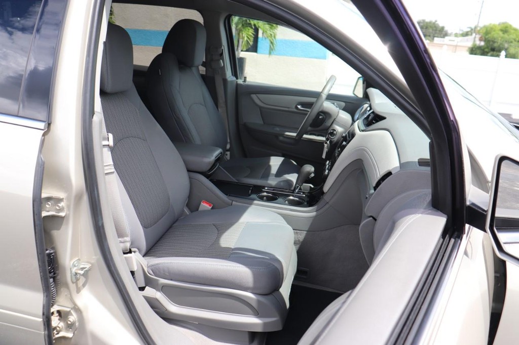 Chevrolet Traverse Vehicle Full-screen Gallery Image 23
