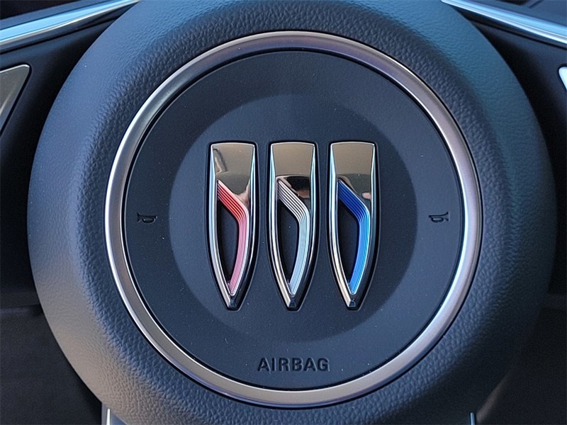 Buick Envision Vehicle Full-screen Gallery Image 22