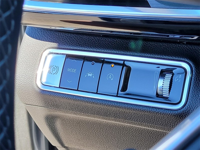 Buick Envision Vehicle Full-screen Gallery Image 25