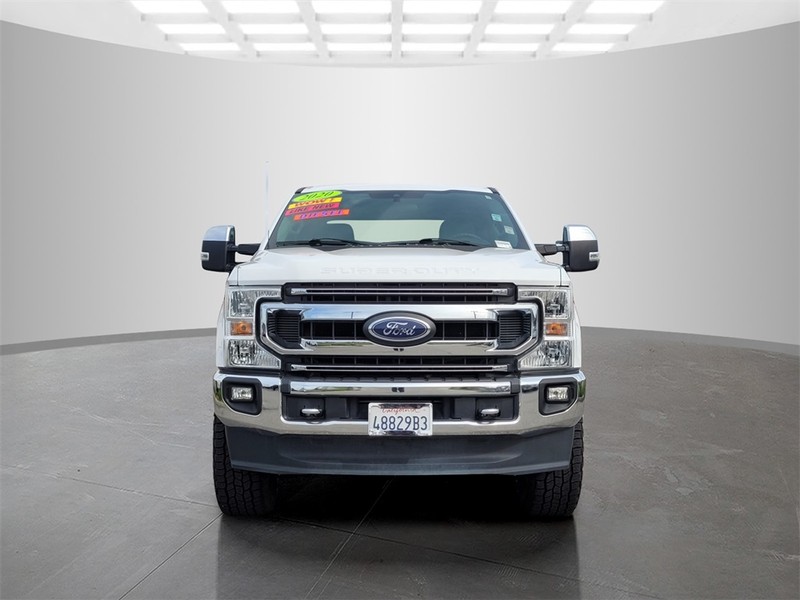 Ford Super Duty F-250 SRW Vehicle Full-screen Gallery Image 02