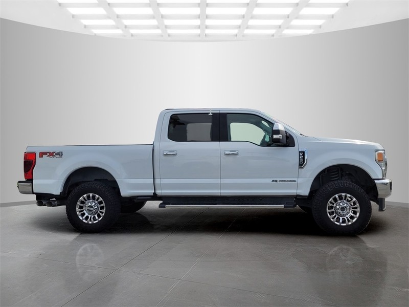 Ford Super Duty F-250 SRW Vehicle Full-screen Gallery Image 03