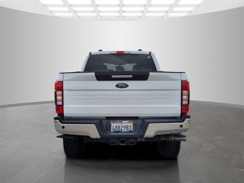 Ford Super Duty F-250 SRW Vehicle Full-screen Gallery Image 06