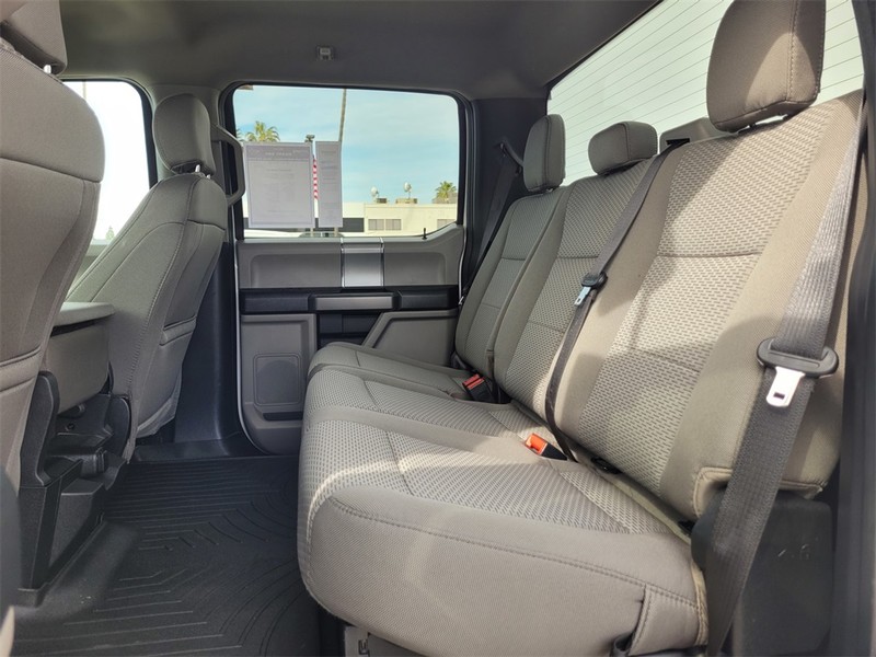 Ford Super Duty F-250 SRW Vehicle Full-screen Gallery Image 10