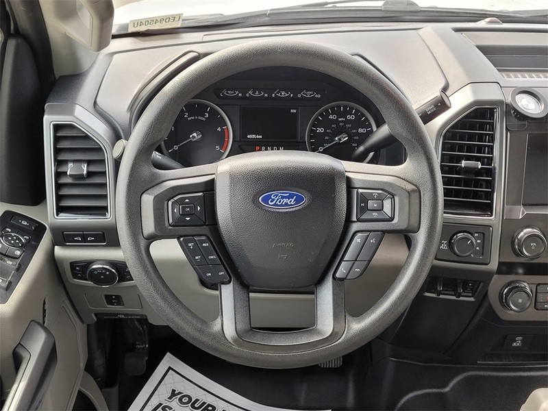 Ford Super Duty F-250 SRW Vehicle Full-screen Gallery Image 12