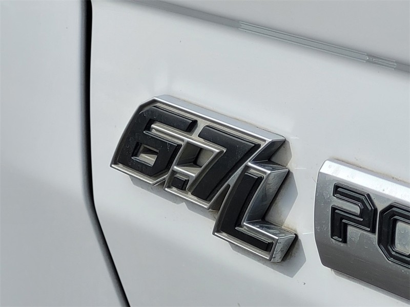 Ford Super Duty F-250 SRW Vehicle Full-screen Gallery Image 14