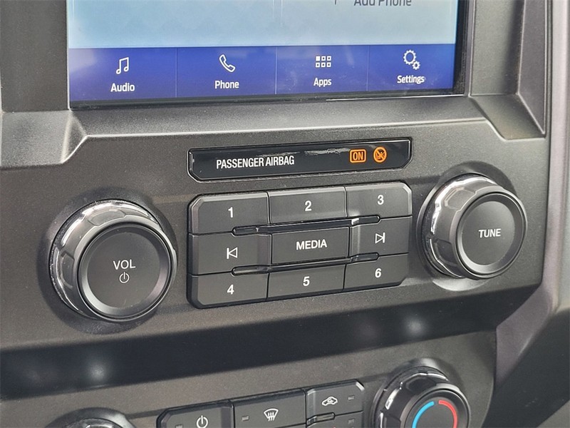 Ford Super Duty F-250 SRW Vehicle Full-screen Gallery Image 18