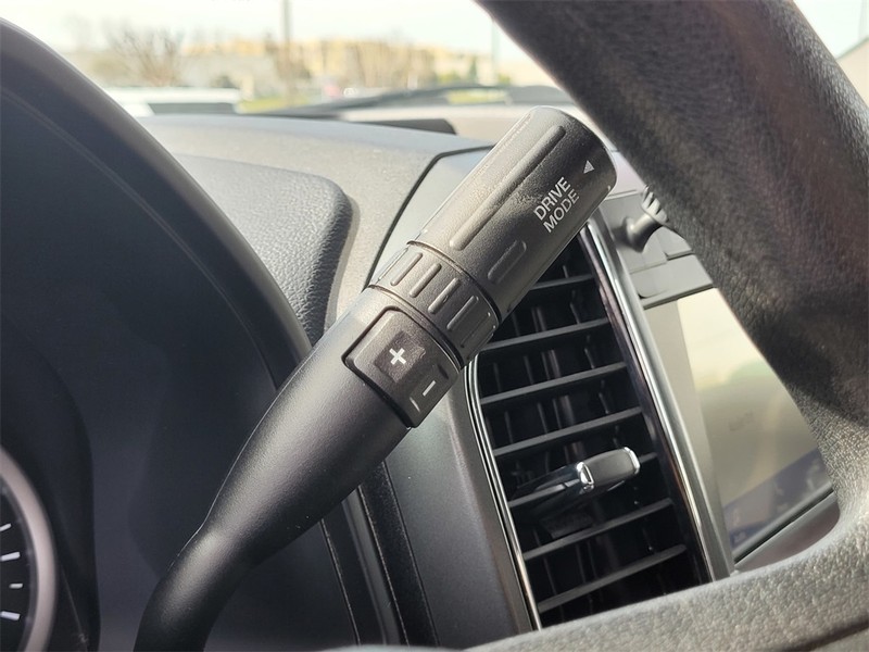 Ford Super Duty F-250 SRW Vehicle Full-screen Gallery Image 28