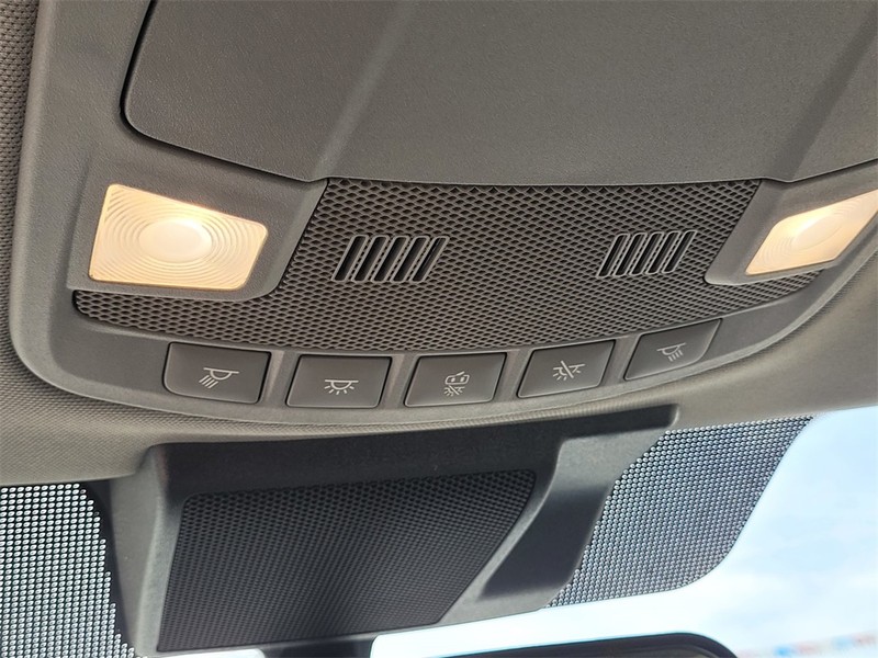 Ford Super Duty F-250 SRW Vehicle Full-screen Gallery Image 33