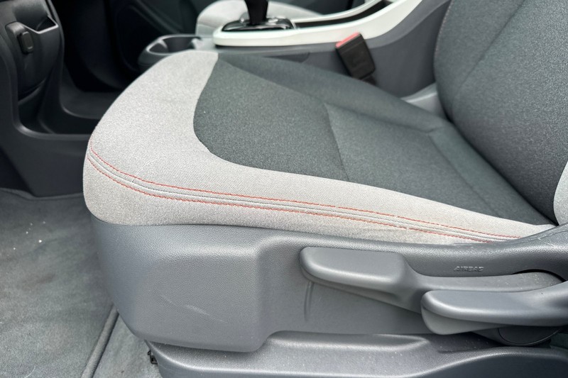 Chevrolet Bolt EV Vehicle Full-screen Gallery Image 13