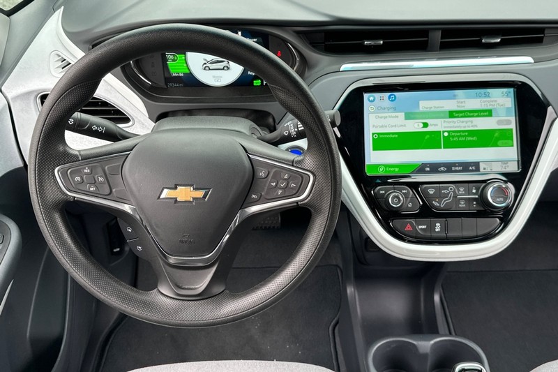 Chevrolet Bolt EV Vehicle Full-screen Gallery Image 16