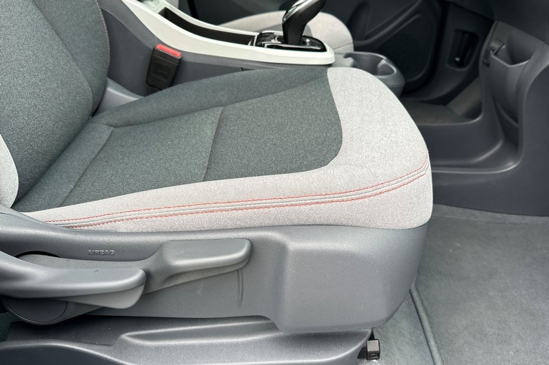 Chevrolet Bolt EV Vehicle Full-screen Gallery Image 22