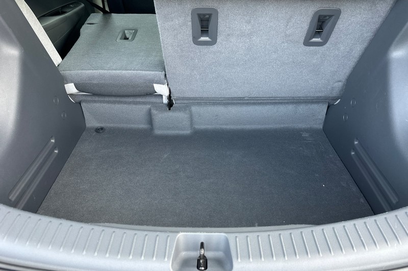 Chevrolet Bolt EV Vehicle Full-screen Gallery Image 17