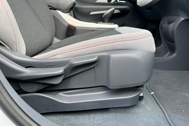 Chevrolet Bolt EV Vehicle Full-screen Gallery Image 22