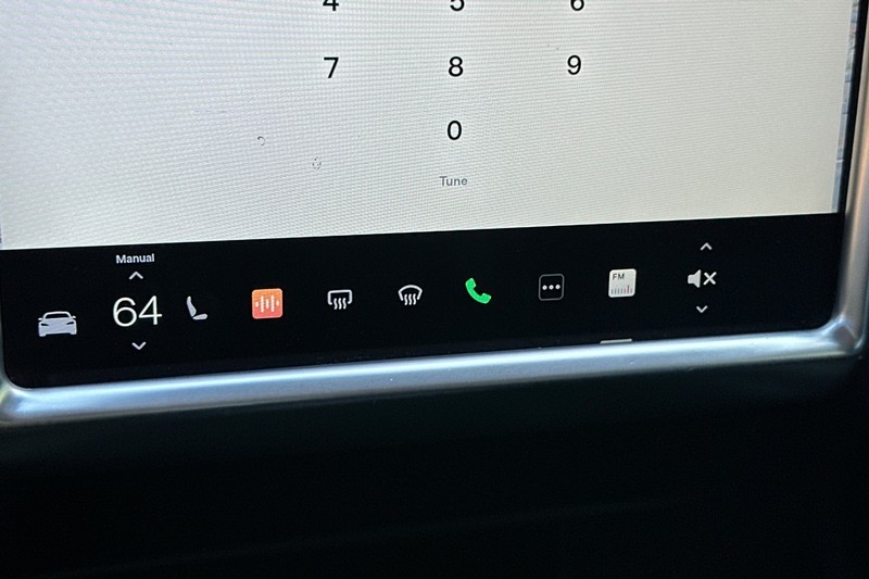 Tesla Model S Vehicle Full-screen Gallery Image 20
