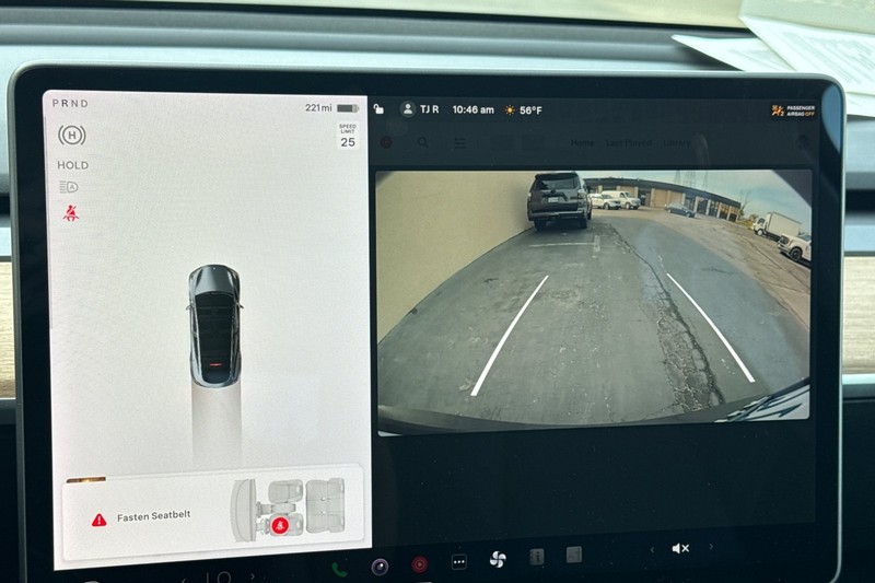 Tesla Model Y Vehicle Full-screen Gallery Image 20