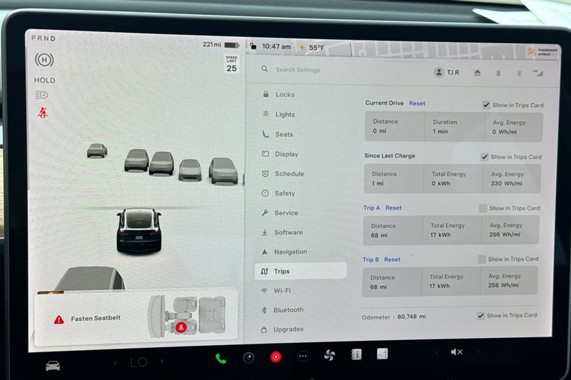 Tesla Model Y Vehicle Full-screen Gallery Image 24