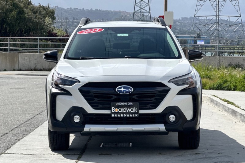 Subaru Outback Vehicle Full-screen Gallery Image 09
