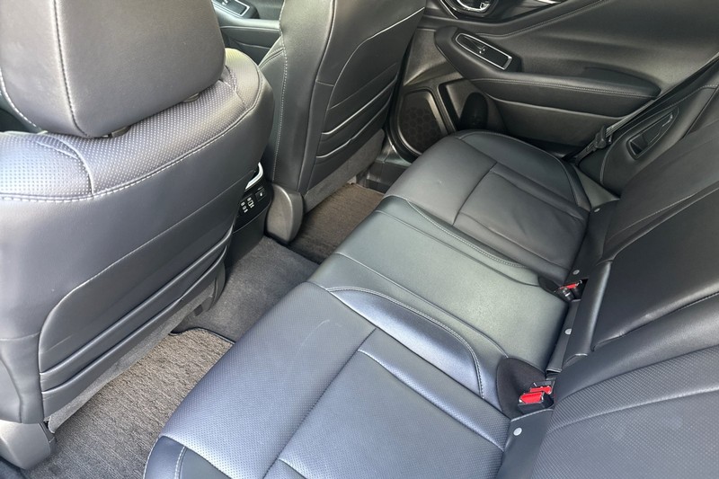 Subaru Outback Vehicle Full-screen Gallery Image 12