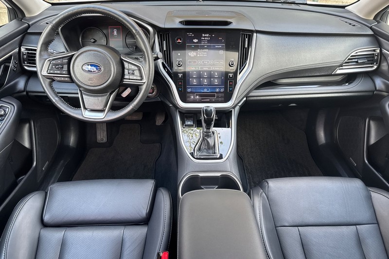 Subaru Outback Vehicle Full-screen Gallery Image 13