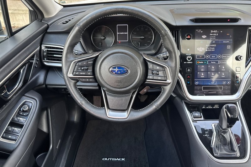 Subaru Outback Vehicle Full-screen Gallery Image 14