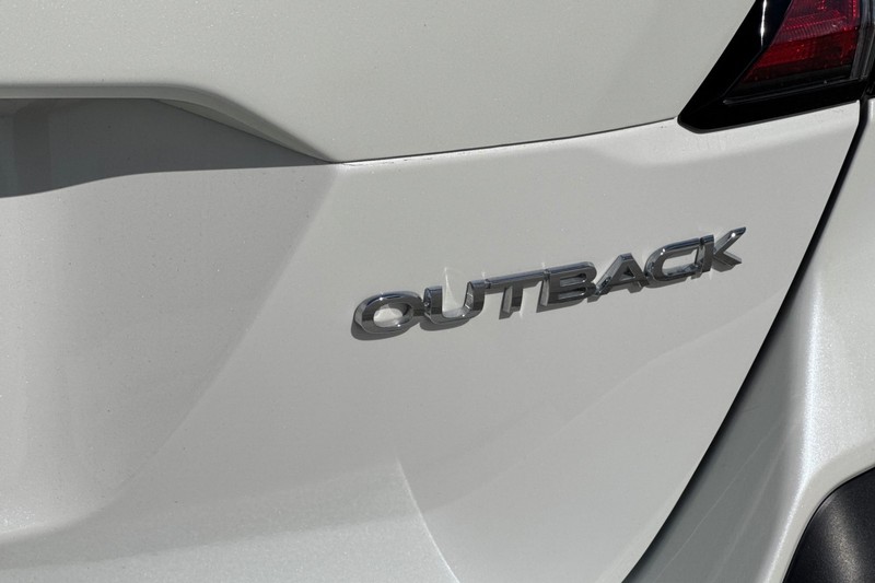 Subaru Outback Vehicle Full-screen Gallery Image 26