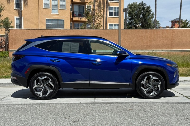 Hyundai Tucson Vehicle Full-screen Gallery Image 03
