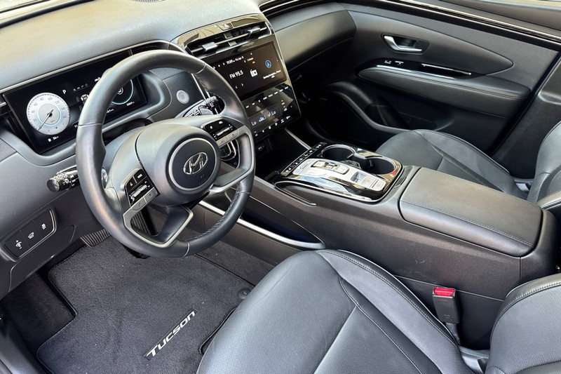 Hyundai Tucson Vehicle Full-screen Gallery Image 10