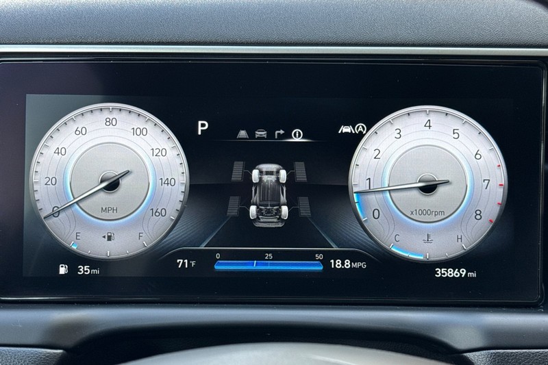 Hyundai Tucson Vehicle Full-screen Gallery Image 23