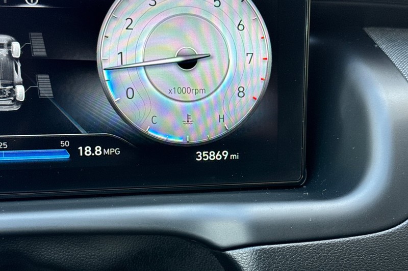 Hyundai Tucson Vehicle Full-screen Gallery Image 24