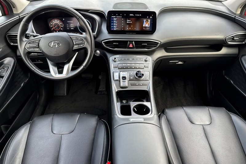 Hyundai Santa Fe Vehicle Full-screen Gallery Image 13