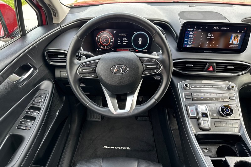 Hyundai Santa Fe Vehicle Full-screen Gallery Image 14
