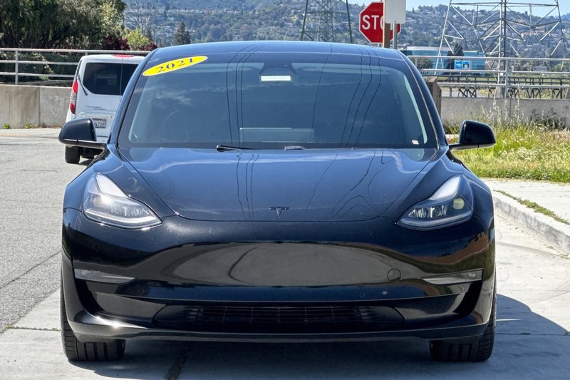 Tesla Model 3 Vehicle Full-screen Gallery Image 09