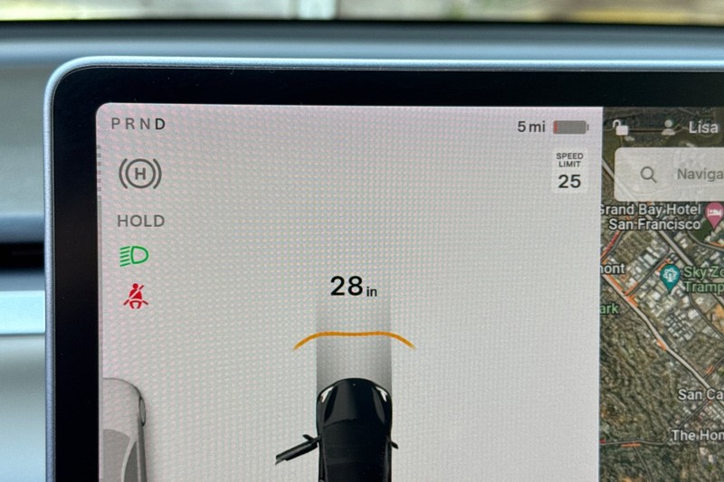 Tesla Model 3 Vehicle Full-screen Gallery Image 31