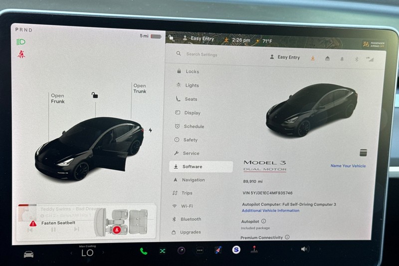 Tesla Model 3 Vehicle Full-screen Gallery Image 37