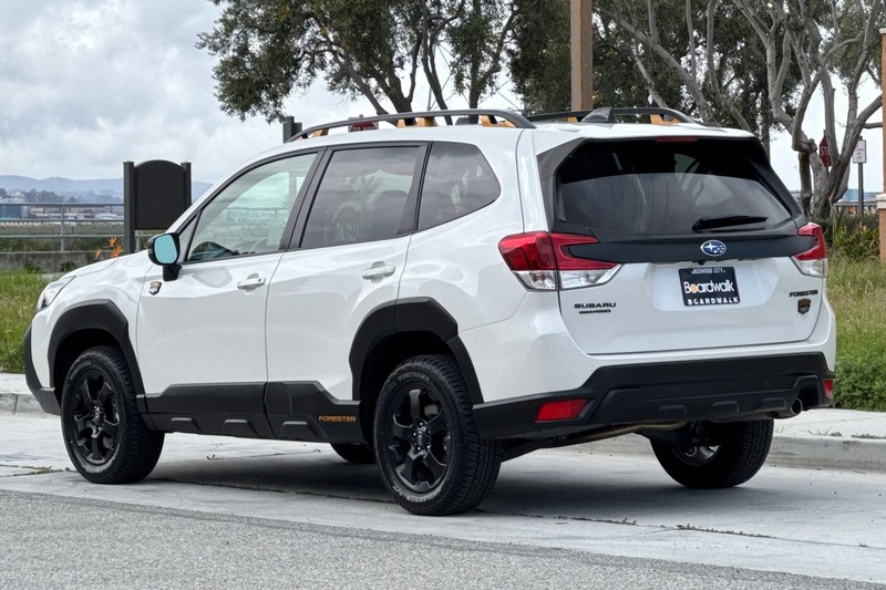 Subaru Forester Vehicle Full-screen Gallery Image 06