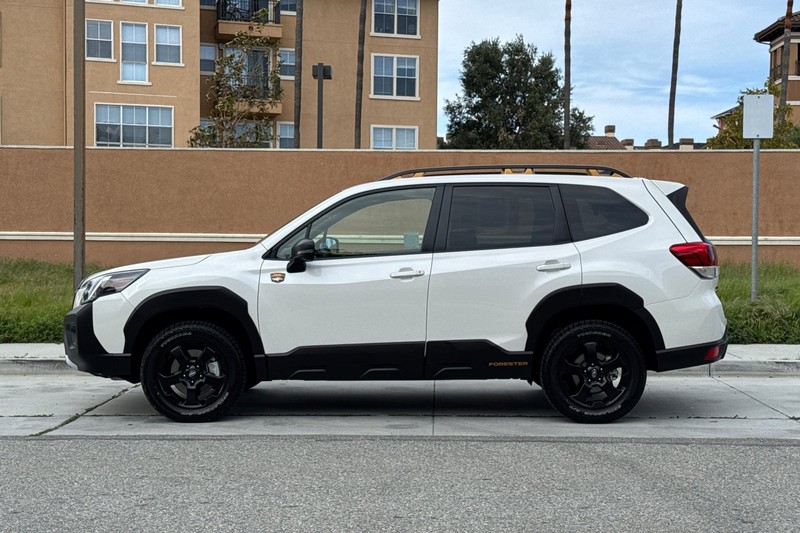 Subaru Forester Vehicle Full-screen Gallery Image 07