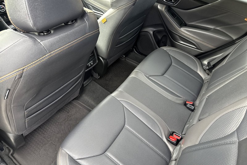 Subaru Forester Vehicle Full-screen Gallery Image 12