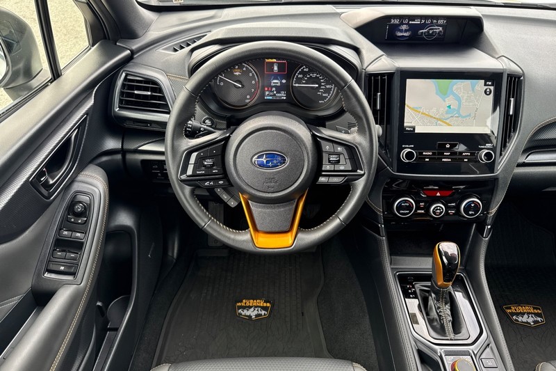 Subaru Forester Vehicle Full-screen Gallery Image 14
