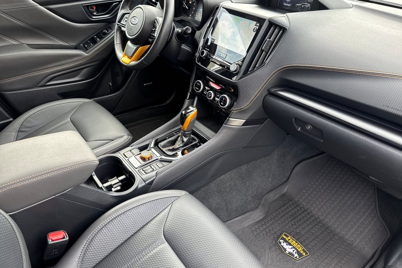 Subaru Forester Vehicle Full-screen Gallery Image 15