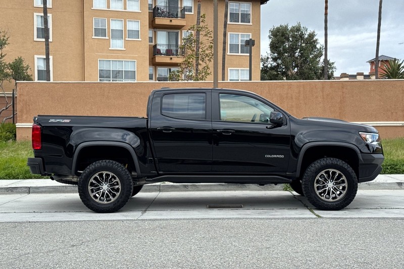 Chevrolet Colorado Vehicle Full-screen Gallery Image 03