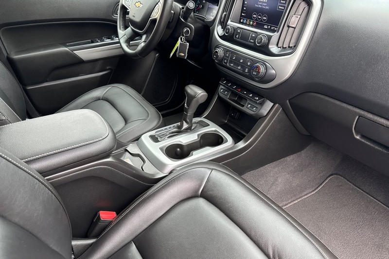 Chevrolet Colorado Vehicle Full-screen Gallery Image 15