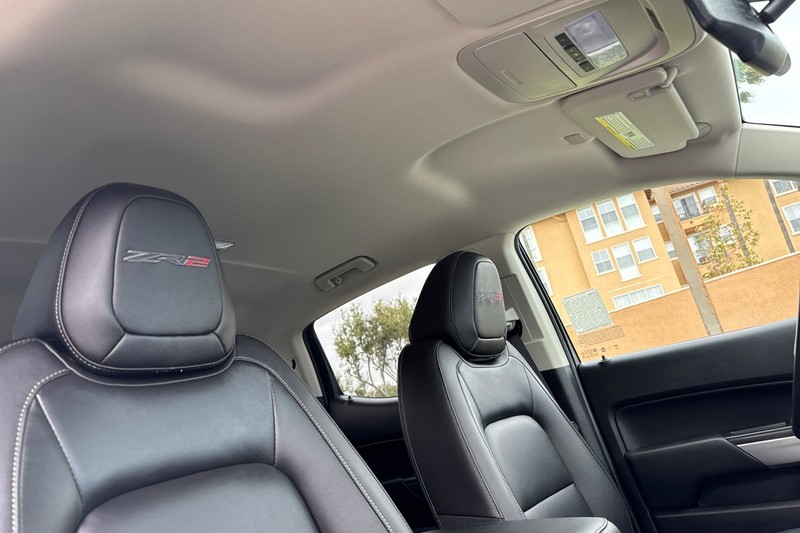 Chevrolet Colorado Vehicle Full-screen Gallery Image 16