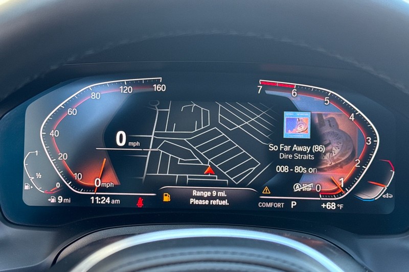 BMW 3 Series Vehicle Full-screen Gallery Image 24