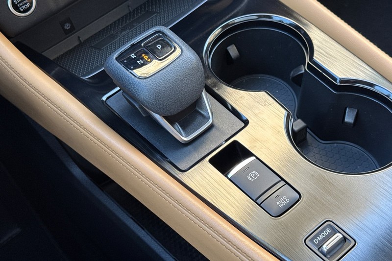 Nissan Rogue Vehicle Full-screen Gallery Image 21